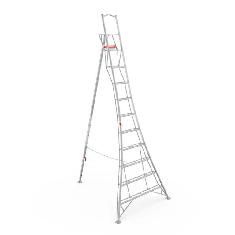 5060139340977 1 Henchman Rear Leg Adjustable Tripod Ladder 12ft.webp